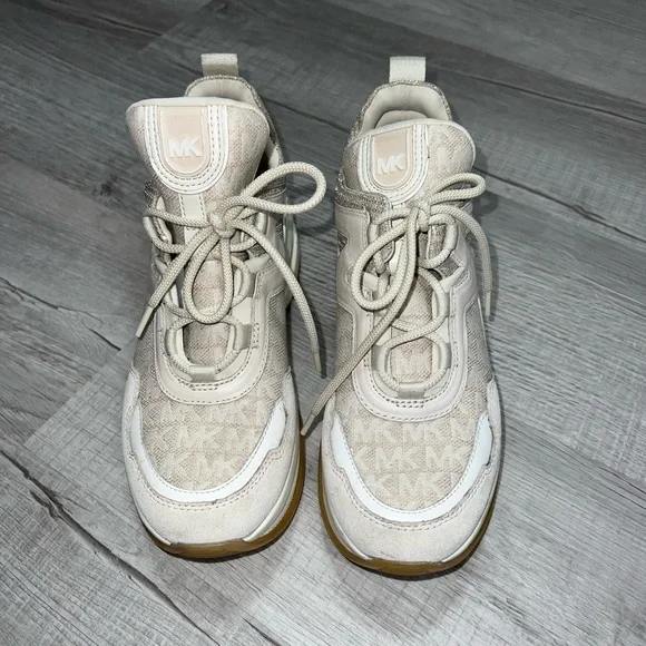 Michael Kors Olympia trainers - Picture 2 of 6